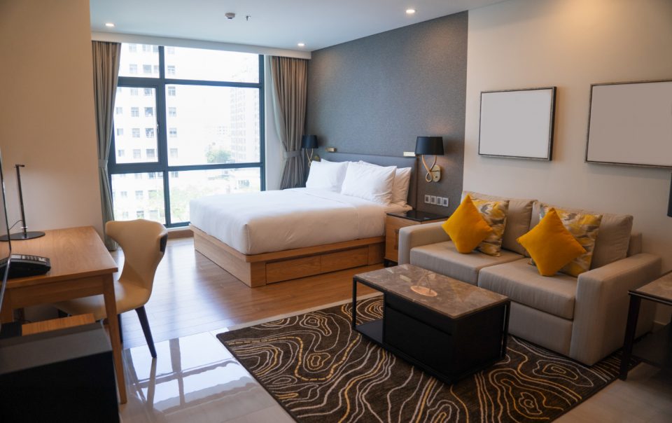 une chambre après réhabilitation d''un hôtel