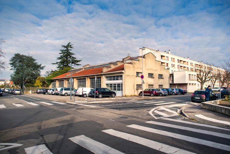 Aménagement anciens ateliers à Décines